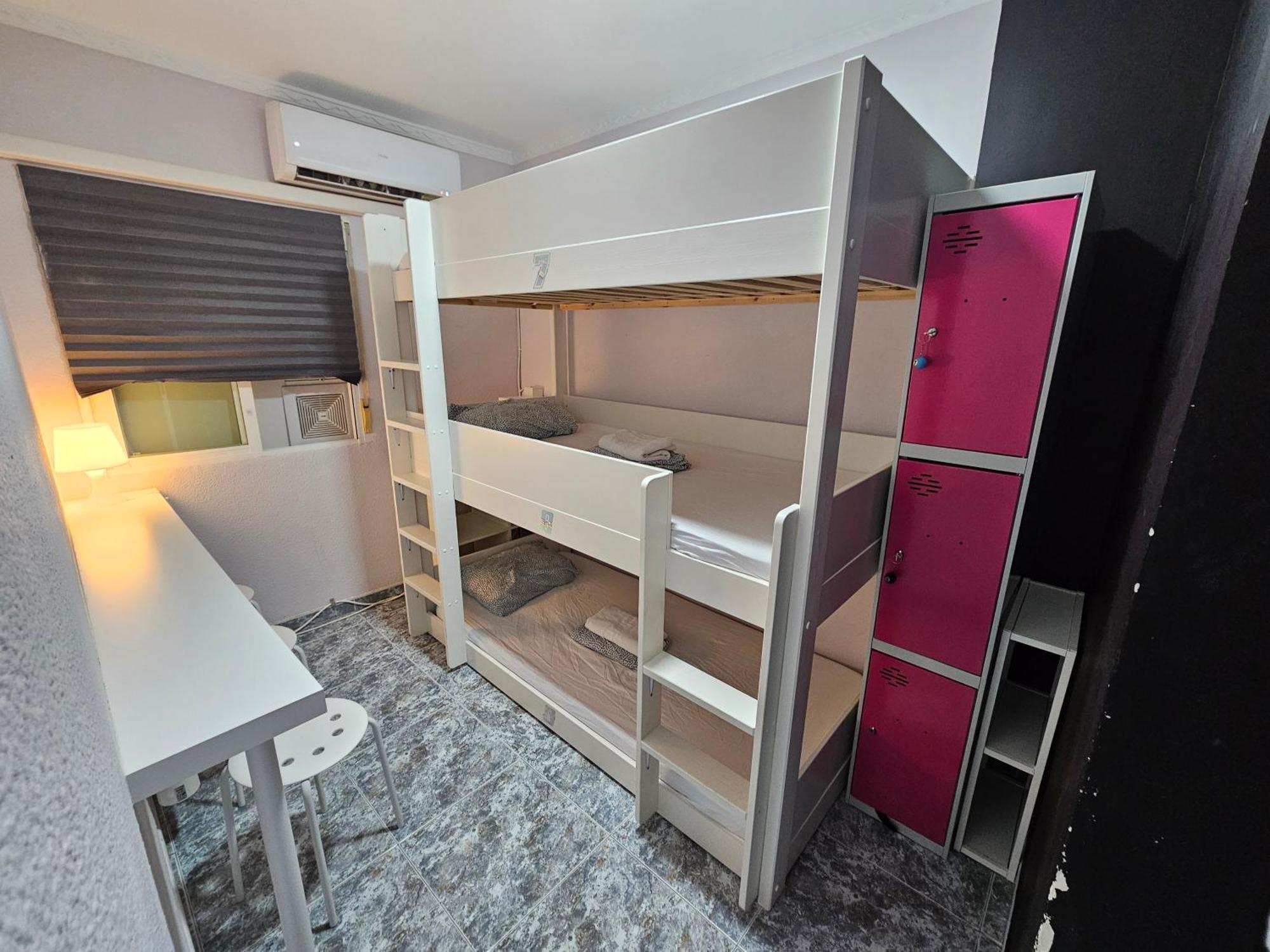 Habitacion Familiar Apartment Madrid Exterior photo